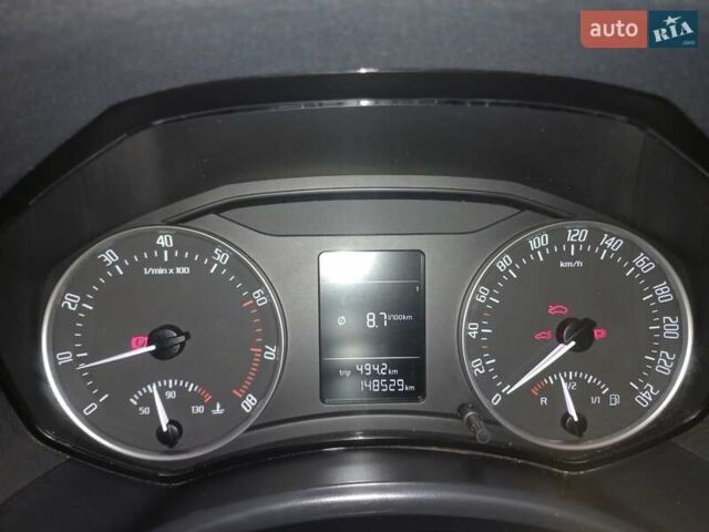 Белый Шкода Октавия, объемом двигателя 1.8 л и пробегом 150 тыс. км за 9000 $, фото 1 на Automoto.ua