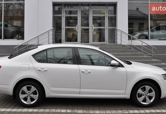 Білий Шкода Октавія, об'ємом двигуна 1.4 л та пробігом 148 тис. км за 9000 $, фото 9 на Automoto.ua