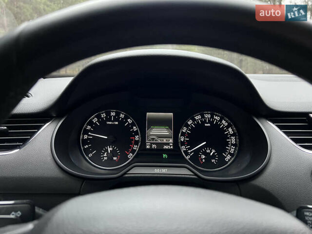 Білий Шкода Октавія, об'ємом двигуна 1.97 л та пробігом 348 тис. км за 14000 $, фото 49 на Automoto.ua