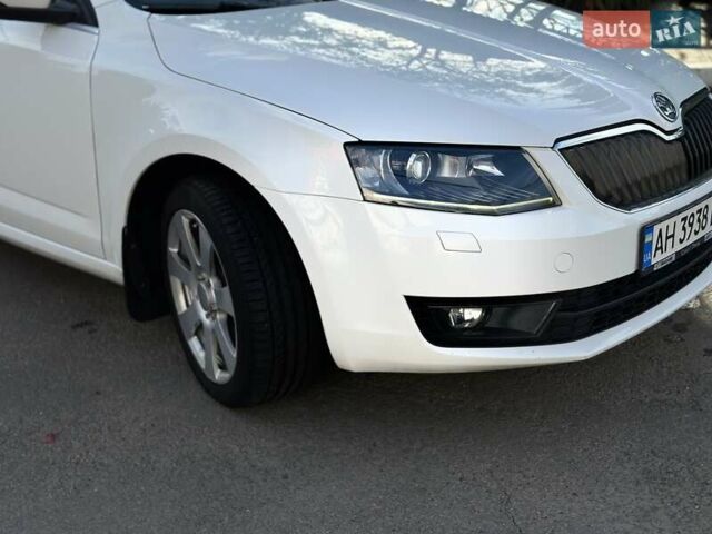 Белый Шкода Октавия, объемом двигателя 1.97 л и пробегом 259 тыс. км за 12200 $, фото 1 на Automoto.ua