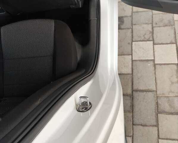 Шкода Октавия 2013 в Полтаве на Automoto.ua Белый Шкода Октавия, объемом двигателя 1.6 л и пробегом 255 тыс. км за 11750 $, фото 69 на Automoto.ua