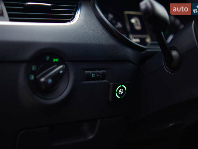 Белый Шкода Октавия, объемом двигателя 1.4 л и пробегом 254 тыс. км за 10500 $, фото 22 на Automoto.ua