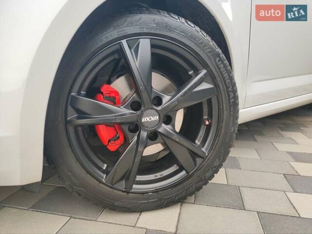 Шкода Октавия 2013 в Полтаве на Automoto.ua Белый Шкода Октавия, объемом двигателя 1.6 л и пробегом 255 тыс. км за 11750 $, фото 52 на Automoto.ua
