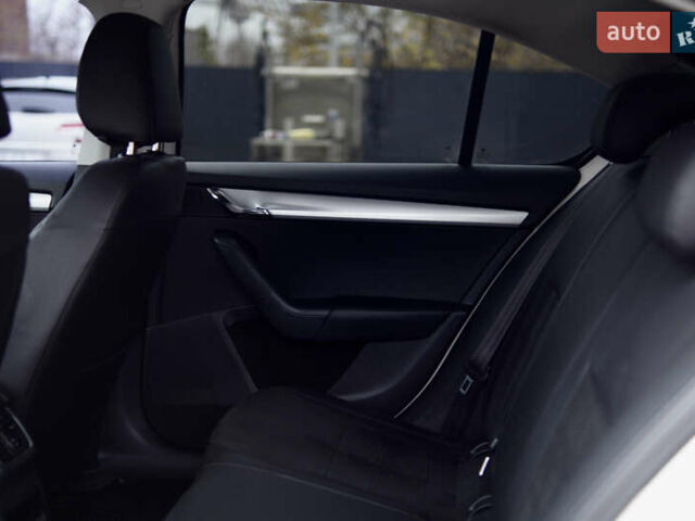 Белый Шкода Октавия, объемом двигателя 1.4 л и пробегом 254 тыс. км за 10500 $, фото 14 на Automoto.ua