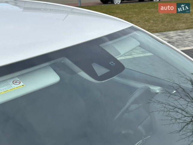 Белый Шкода Октавия, объемом двигателя 1.6 л и пробегом 227 тыс. км за 11800 $, фото 14 на Automoto.ua