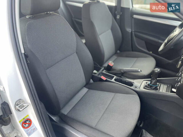 Білий Шкода Октавія, об'ємом двигуна 1.2 л та пробігом 117 тис. км за 8900 $, фото 12 на Automoto.ua