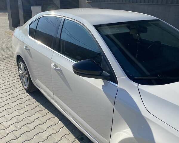 Білий Шкода Октавія, об'ємом двигуна 1.6 л та пробігом 221 тис. км за 11500 $, фото 3 на Automoto.ua