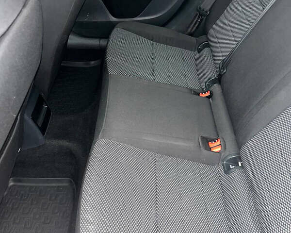 Белый Шкода Октавия, объемом двигателя 1.8 л и пробегом 217 тыс. км за 10000 $, фото 8 на Automoto.ua