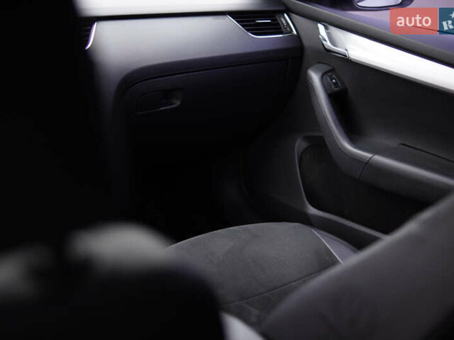 Белый Шкода Октавия, объемом двигателя 1.4 л и пробегом 254 тыс. км за 10500 $, фото 15 на Automoto.ua