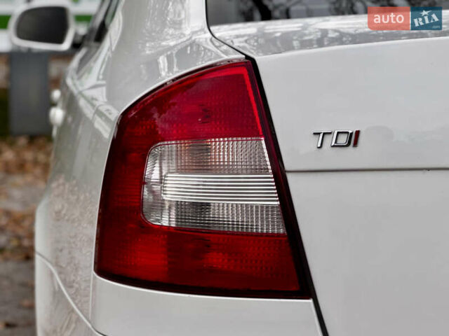 Белый Шкода Октавия, объемом двигателя 2 л и пробегом 223 тыс. км за 10700 $, фото 16 на Automoto.ua