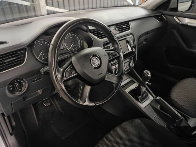 Белый Шкода Октавия, объемом двигателя 1.6 л и пробегом 250 тыс. км за 11499 $, фото 15 на Automoto.ua