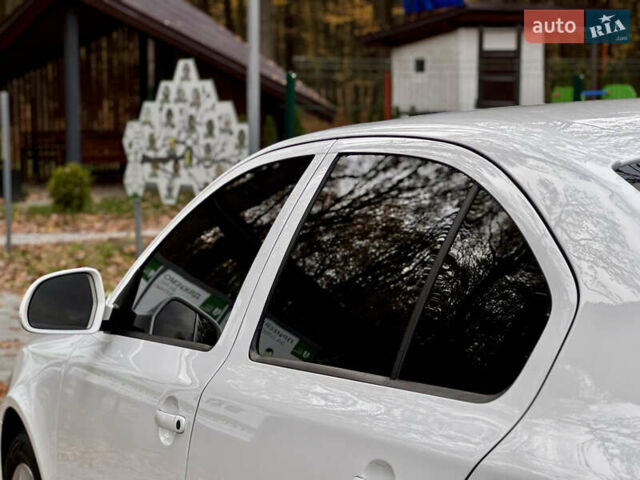 Белый Шкода Октавия, объемом двигателя 2 л и пробегом 223 тыс. км за 10700 $, фото 23 на Automoto.ua