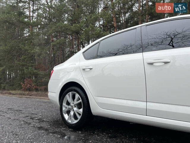 Білий Шкода Октавія, об'ємом двигуна 1.97 л та пробігом 348 тис. км за 14000 $, фото 13 на Automoto.ua