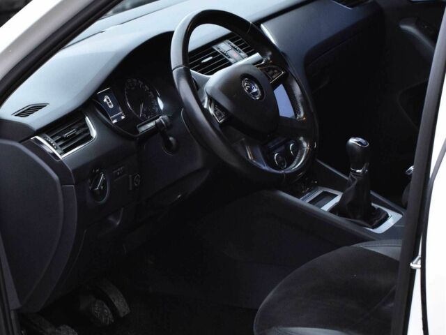 Белый Шкода Октавия, объемом двигателя 1.4 л и пробегом 255 тыс. км за 9950 $, фото 6 на Automoto.ua