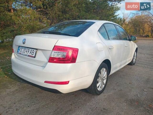 Белый Шкода Октавия, объемом двигателя 1.6 л и пробегом 218 тыс. км за 9700 $, фото 1 на Automoto.ua