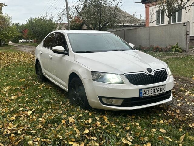 Шкода Октавия 2013 в Киеве на Automoto.ua Белый Шкода Октавия, объемом двигателя 2 л и пробегом 276 тыс. км за 9500 $, фото 5 на Automoto.ua