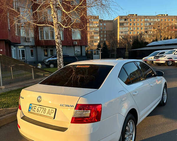 Белый Шкода Октавия, объемом двигателя 1.4 л и пробегом 265 тыс. км за 9700 $, фото 2 на Automoto.ua
