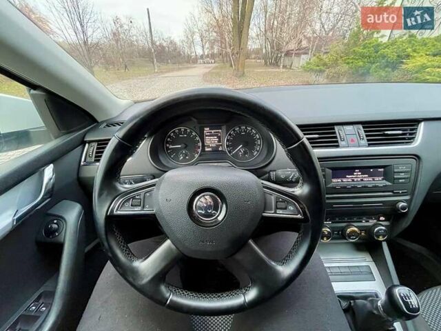 Білий Шкода Октавія, об'ємом двигуна 1.97 л та пробігом 250 тис. км за 9600 $, фото 13 на Automoto.ua