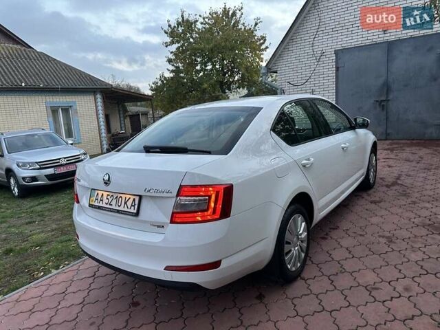 Белый Шкода Октавия, объемом двигателя 1.4 л и пробегом 72 тыс. км за 11999 $, фото 41 на Automoto.ua