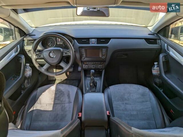 Белый Шкода Октавия, объемом двигателя 1.99 л и пробегом 136 тыс. км за 14000 $, фото 6 на Automoto.ua