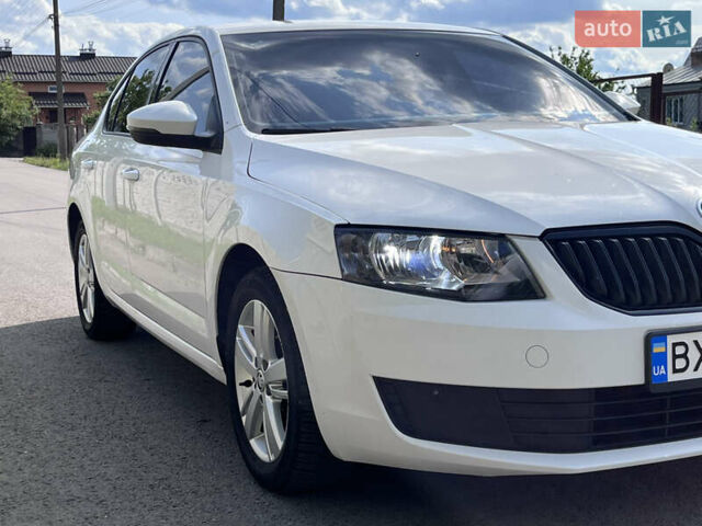 Белый Шкода Октавия, объемом двигателя 1.6 л и пробегом 242 тыс. км за 8750 $, фото 2 на Automoto.ua