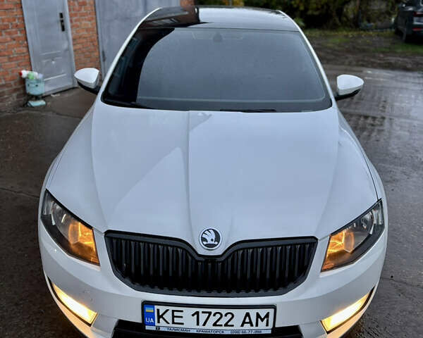 Белый Шкода Октавия, объемом двигателя 1.8 л и пробегом 258 тыс. км за 9000 $, фото 6 на Automoto.ua