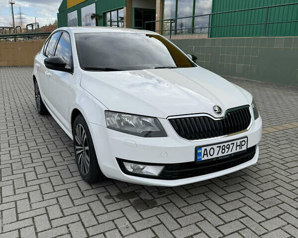 Шкода Октавия 2013 в Мукачеве на Automoto.ua Белый Шкода Октавия, объемом двигателя 1.6 л и пробегом 325 тыс. км за 10999 $, фото 9 на Automoto.ua