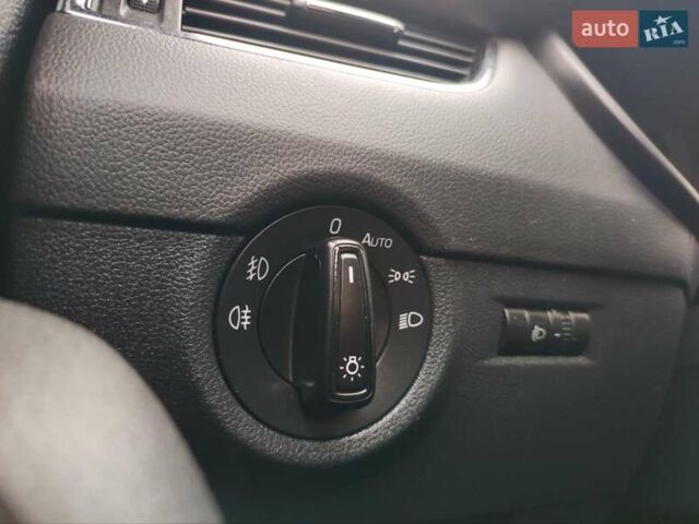 Шкода Октавия 2013 в Полтаве на Automoto.ua Белый Шкода Октавия, объемом двигателя 1.6 л и пробегом 255 тыс. км за 11750 $, фото 25 на Automoto.ua