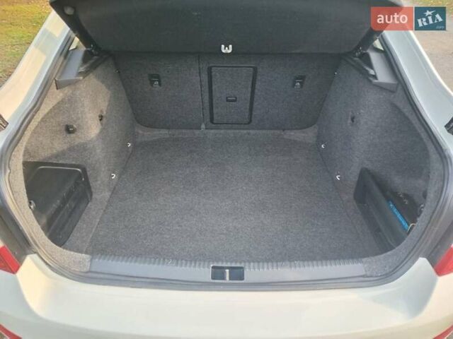 Белый Шкода Октавия, объемом двигателя 1.6 л и пробегом 218 тыс. км за 9700 $, фото 14 на Automoto.ua
