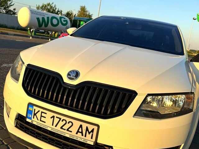 Білий Шкода Октавія, об'ємом двигуна 1.8 л та пробігом 255 тис. км за 11500 $, фото 8 на Automoto.ua