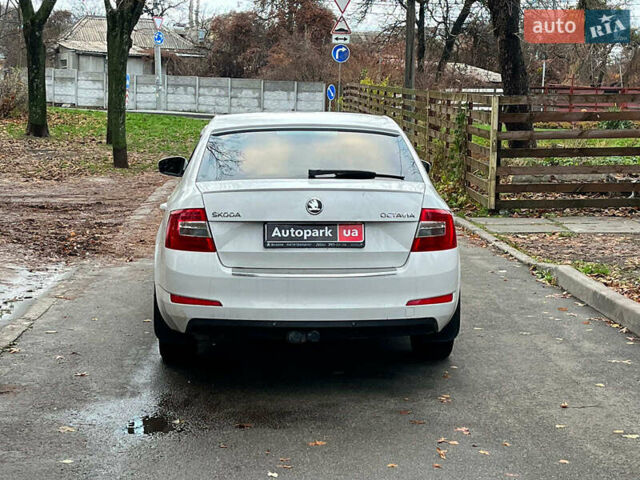 Білий Шкода Октавія, об'ємом двигуна 1.8 л та пробігом 217 тис. км за 9490 $, фото 4 на Automoto.ua