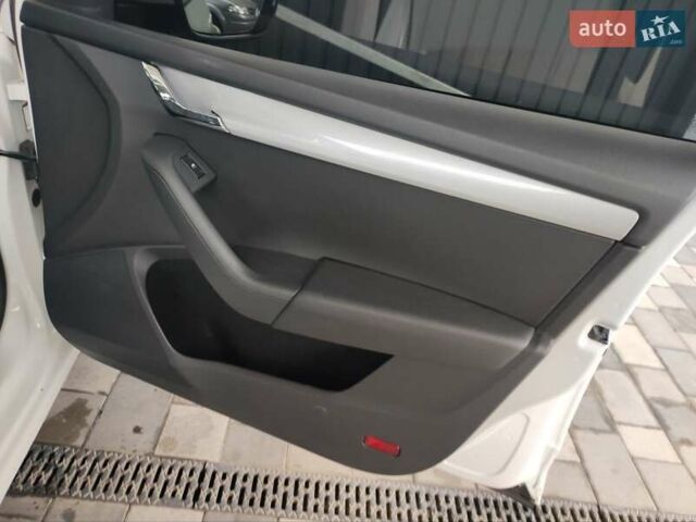 Шкода Октавия 2013 в Полтаве на Automoto.ua Белый Шкода Октавия, объемом двигателя 1.6 л и пробегом 255 тыс. км за 11750 $, фото 30 на Automoto.ua
