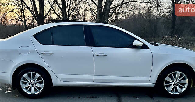 Білий Шкода Октавія, об'ємом двигуна 2 л та пробігом 305 тис. км за 12700 $, фото 2 на Automoto.ua