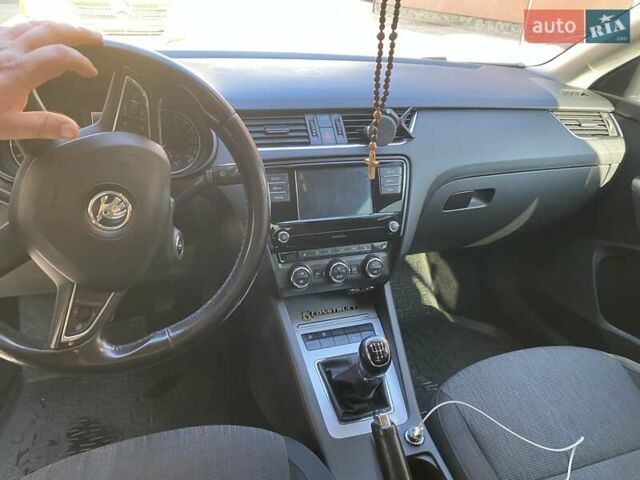 Білий Шкода Октавія, об'ємом двигуна 1.6 л та пробігом 221 тис. км за 11500 $, фото 2 на Automoto.ua