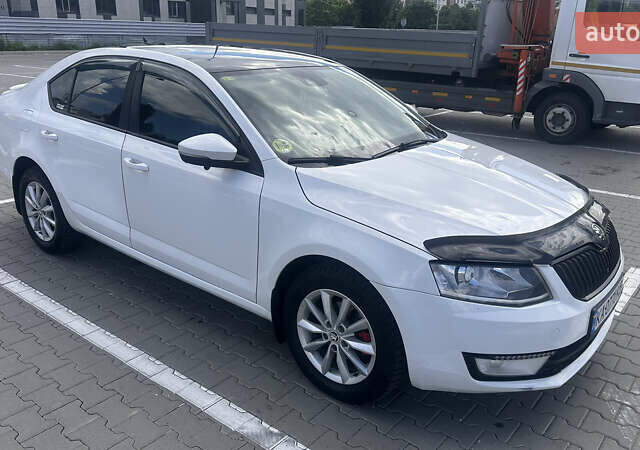 Білий Шкода Октавія, об'ємом двигуна 1.6 л та пробігом 261 тис. км за 10000 $, фото 2 на Automoto.ua