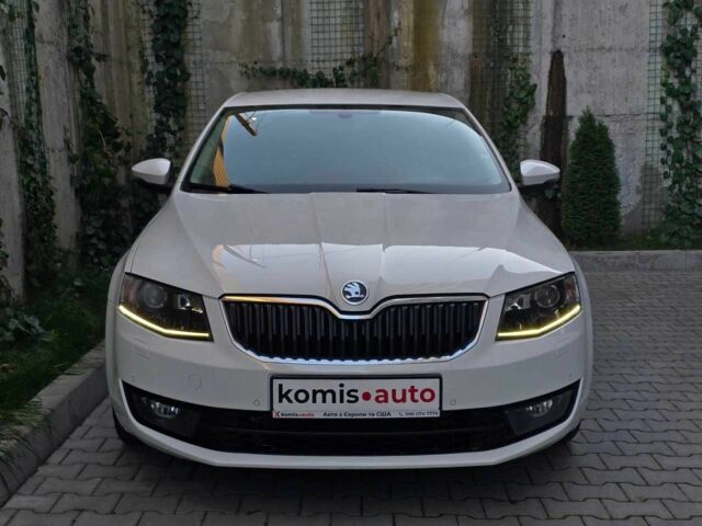 Белый Шкода Октавия, объемом двигателя 2 л и пробегом 328 тыс. км за 11499 $, фото 1 на Automoto.ua