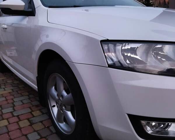 Белый Шкода Октавия, объемом двигателя 1.2 л и пробегом 139 тыс. км за 9399 $, фото 1 на Automoto.ua