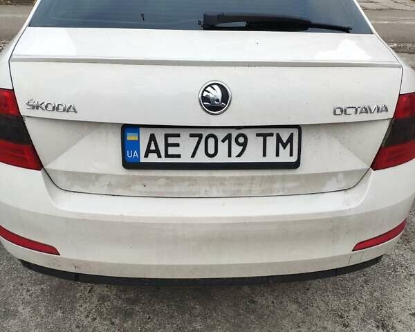 Белый Шкода Октавия, объемом двигателя 1.8 л и пробегом 130 тыс. км за 10599 $, фото 11 на Automoto.ua
