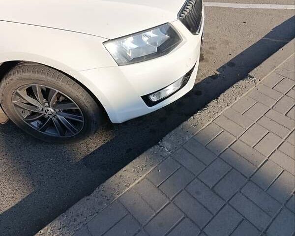 Белый Шкода Октавия, объемом двигателя 1.4 л и пробегом 122 тыс. км за 12300 $, фото 2 на Automoto.ua