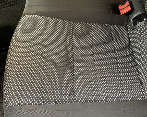 Білий Шкода Октавія, об'ємом двигуна 1.39 л та пробігом 280 тис. км за 7500 $, фото 9 на Automoto.ua