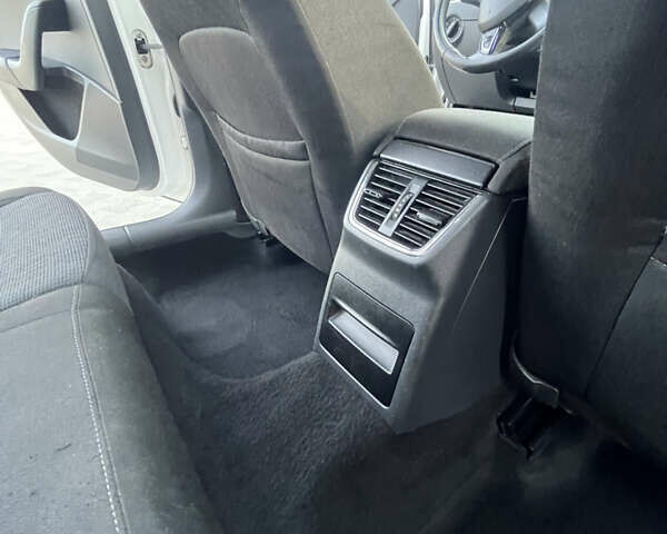 Шкода Октавія 2014 у Хусте на Automoto.ua Білий Шкода Октавія, об'ємом двигуна 1.97 л та пробігом 252 тис. км за 12200 $, фото 60 на Automoto.ua