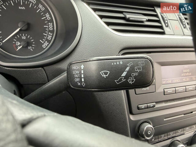 Білий Шкода Октавія, об'ємом двигуна 1.4 л та пробігом 194 тис. км за 8800 $, фото 26 на Automoto.ua