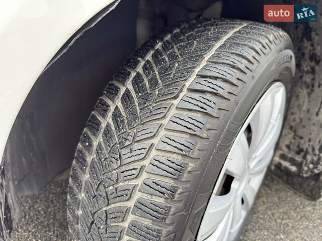Білий Шкода Октавія, об'ємом двигуна 1.4 л та пробігом 194 тис. км за 8800 $, фото 7 на Automoto.ua