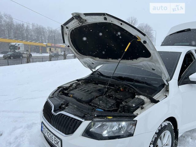 Білий Шкода Октавія, об'ємом двигуна 1.6 л та пробігом 202 тис. км за 11800 $, фото 57 на Automoto.ua