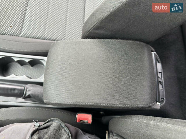 Білий Шкода Октавія, об'ємом двигуна 1.4 л та пробігом 194 тис. км за 8800 $, фото 23 на Automoto.ua