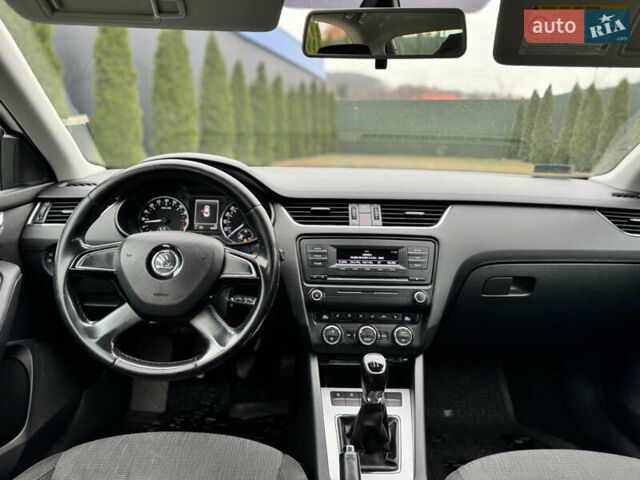 Білий Шкода Октавія, об'ємом двигуна 1.6 л та пробігом 220 тис. км за 9000 $, фото 9 на Automoto.ua