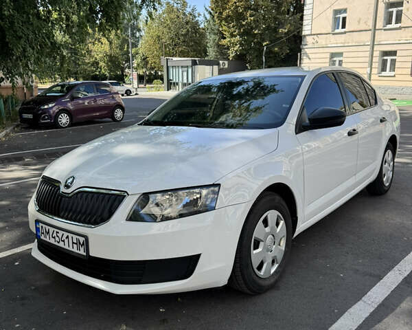 Білий Шкода Октавія, об'ємом двигуна 1.6 л та пробігом 216 тис. км за 9800 $, фото 14 на Automoto.ua