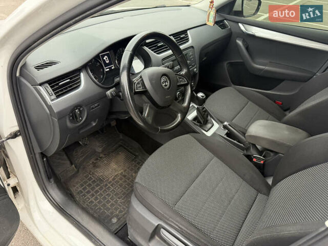 Белый Шкода Октавия, объемом двигателя 1.4 л и пробегом 174 тыс. км за 10200 $, фото 16 на Automoto.ua