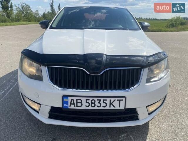 Білий Шкода Октавія, об'ємом двигуна 1.6 л та пробігом 275 тис. км за 9350 $, фото 3 на Automoto.ua