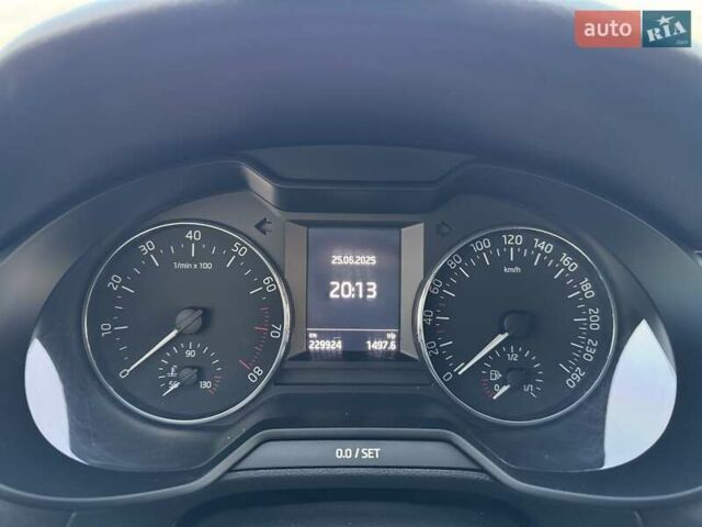 Шкода Октавия 2014 в Днепре (Днепропетровске) на Automoto.ua Белый Шкода Октавия, объемом двигателя 1.8 л и пробегом 230 тыс. км за 12000 $, фото 12 на Automoto.ua
